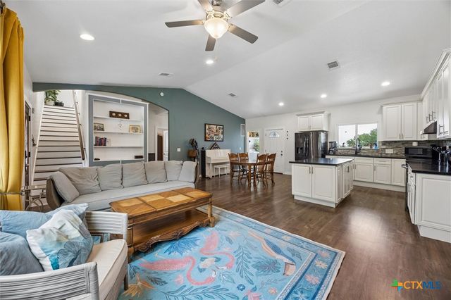 730 Spoke Hollow Road, Lockhart, TX 78644