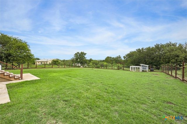 730 Spoke Hollow Road, Lockhart, TX 78644