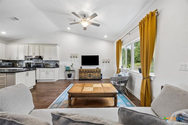 730 Spoke Hollow Road, Lockhart, TX 78644