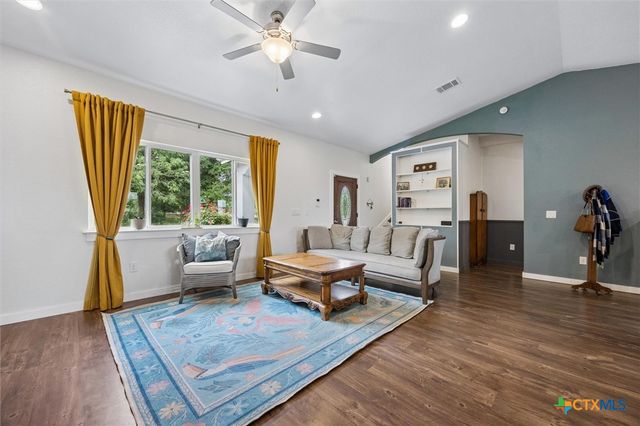 730 Spoke Hollow Road, Lockhart, TX 78644