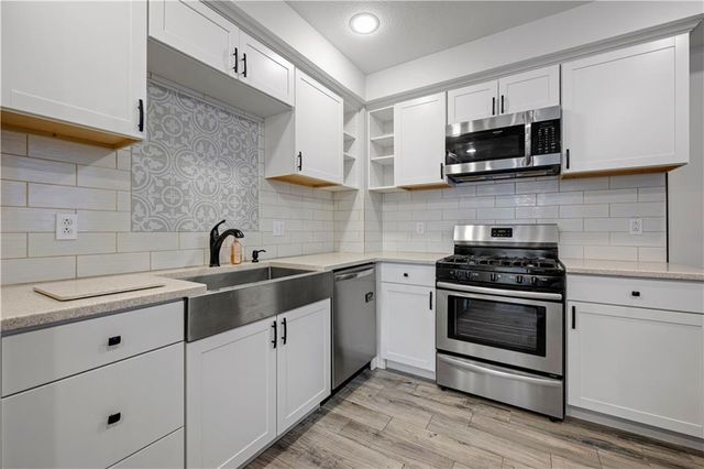 1400 E 28th Street, Kansas City, MO 64109