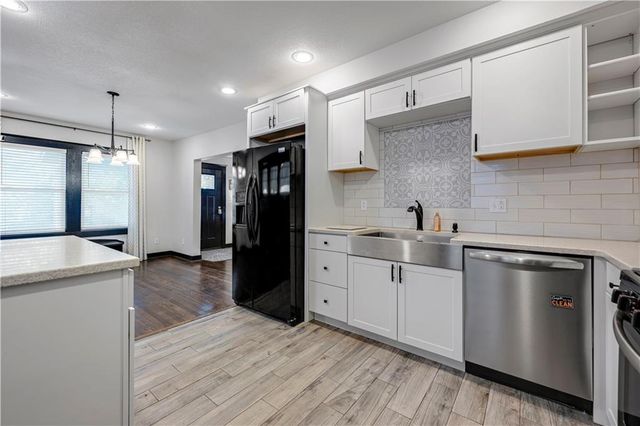 1400 E 28th Street, Kansas City, MO 64109