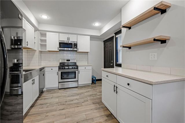 1400 E 28th Street, Kansas City, MO 64109