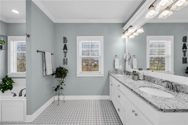 900 Towerhill Drive, Cave Springs, AR 72718