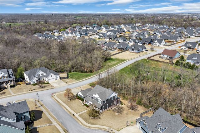 900 Towerhill Drive, Cave Springs, AR 72718