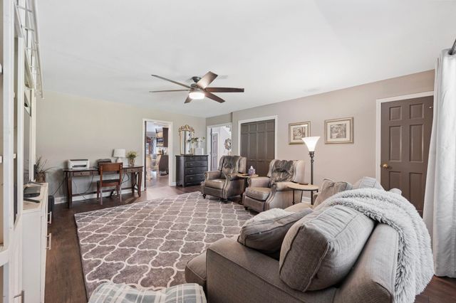 302 Mohican Dr., Georgetown, SC 29440