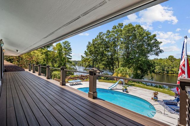 302 Mohican Dr., Georgetown, SC 29440