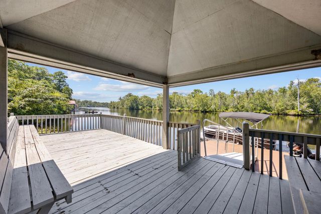 302 Mohican Dr., Georgetown, SC 29440