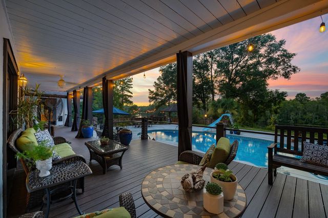 302 Mohican Dr., Georgetown, SC 29440