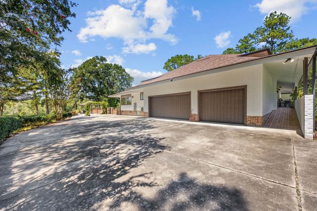 302 Mohican Dr., Georgetown, SC 29440