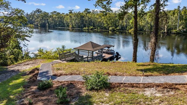 302 Mohican Dr., Georgetown, SC 29440