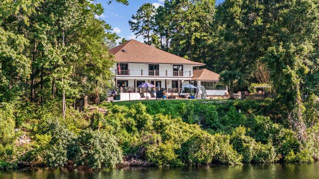 302 Mohican Dr., Georgetown, SC 29440