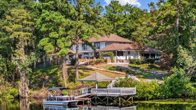 302 Mohican Dr., Georgetown, SC 29440