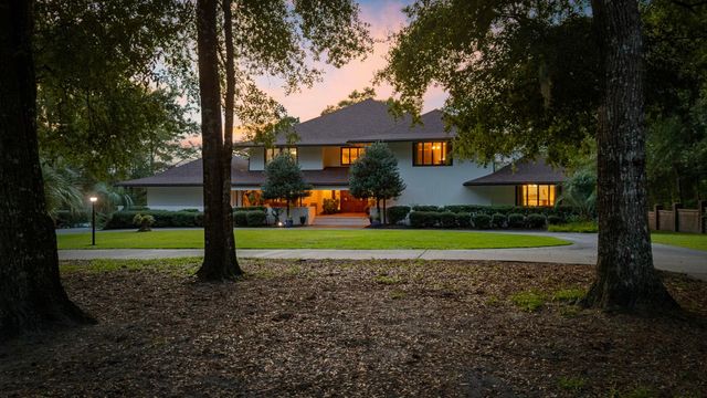 302 Mohican Dr., Georgetown, SC 29440