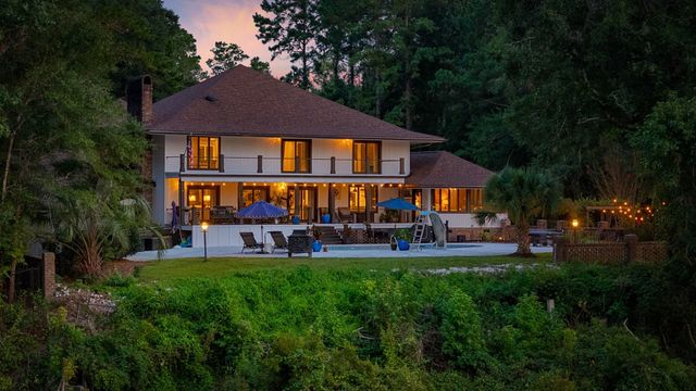 302 Mohican Dr., Georgetown, SC 29440