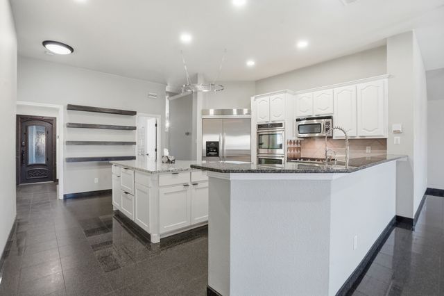 12701 Beech Tree Lane, Fort Worth, TX 76040