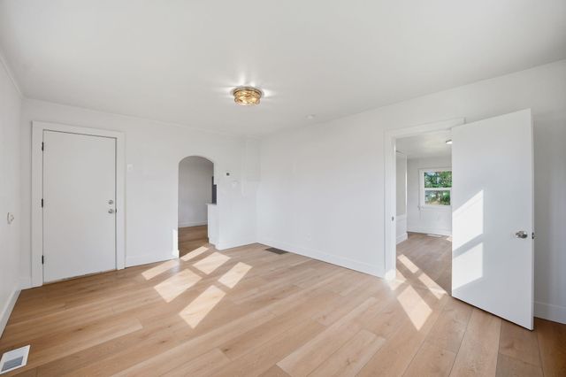 923 E Courtland Ave, Spokane, WA 99207