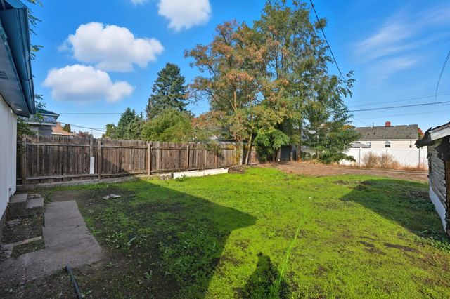 923 E Courtland Ave, Spokane, WA 99207