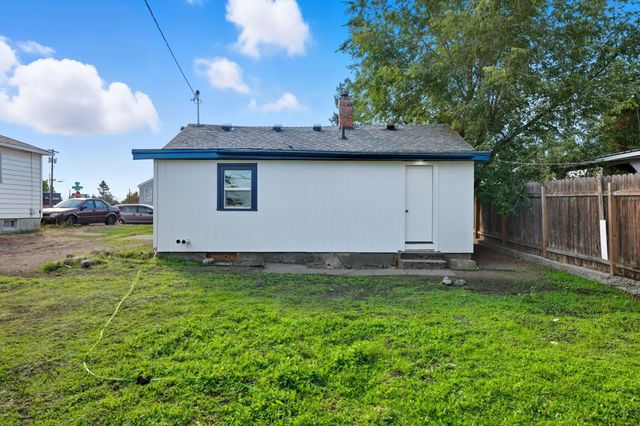 923 E Courtland Ave, Spokane, WA 99207