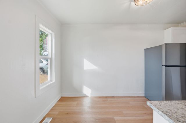 923 E Courtland Ave, Spokane, WA 99207