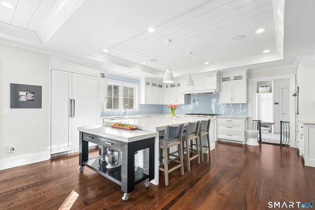 42 Hillcrest Road, New Canaan, CT 06840