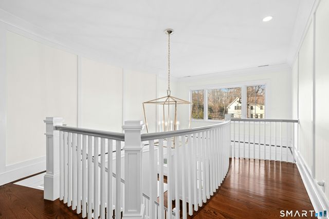 42 Hillcrest Road, New Canaan, CT 06840