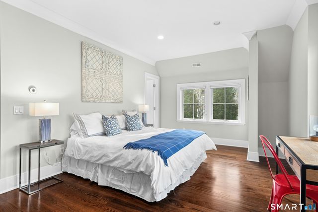 42 Hillcrest Road, New Canaan, CT 06840