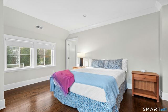 42 Hillcrest Road, New Canaan, CT 06840