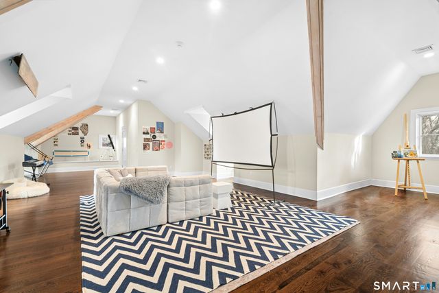 42 Hillcrest Road, New Canaan, CT 06840