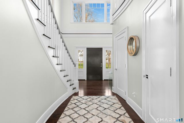 42 Hillcrest Road, New Canaan, CT 06840