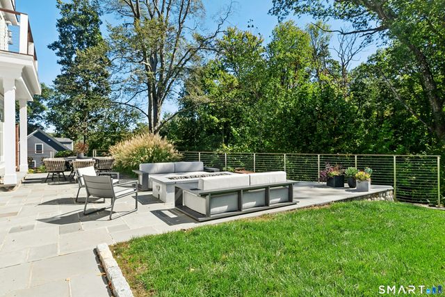 42 Hillcrest Road, New Canaan, CT 06840