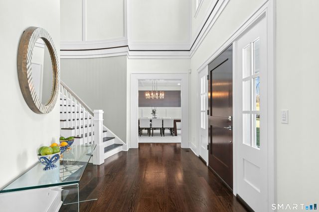 42 Hillcrest Road, New Canaan, CT 06840