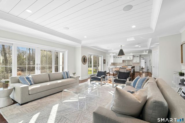 42 Hillcrest Road, New Canaan, CT 06840