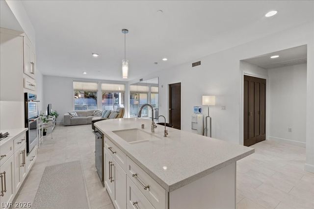 8925 West Flamingo Road 101, Las Vegas, NV 89147