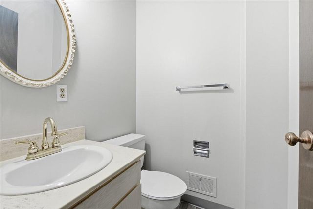 405 E PIERCE Street, Council Bluffs, IA 51503