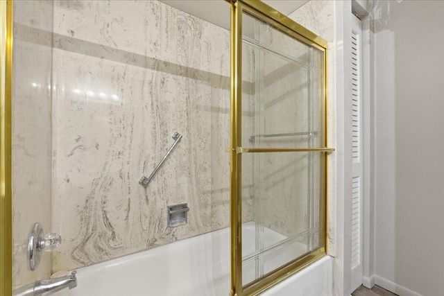 405 E PIERCE Street, Council Bluffs, IA 51503