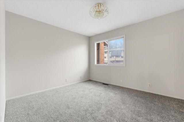 405 E PIERCE Street, Council Bluffs, IA 51503