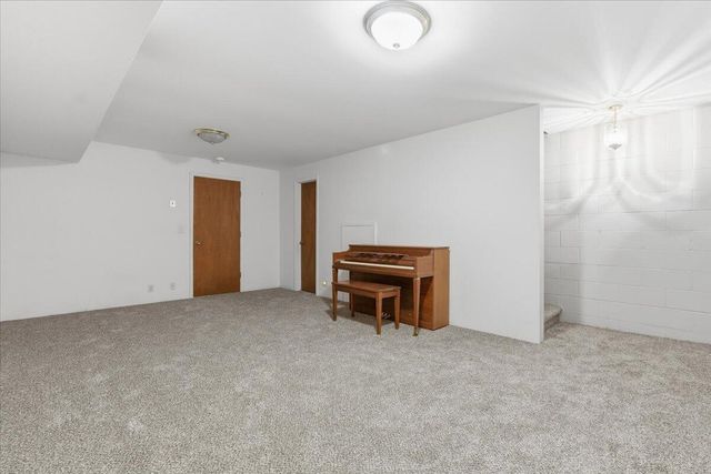 405 E PIERCE Street, Council Bluffs, IA 51503