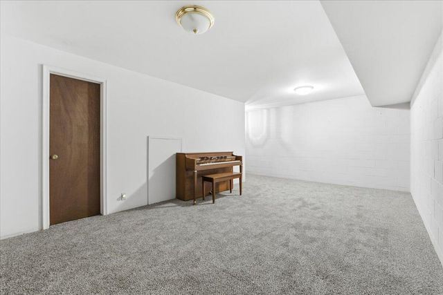 405 E PIERCE Street, Council Bluffs, IA 51503