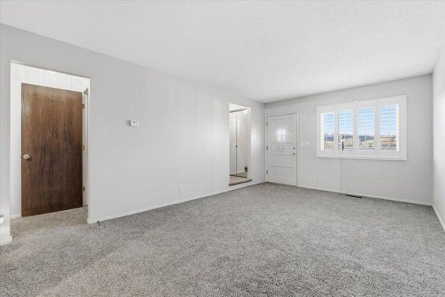 405 E PIERCE Street, Council Bluffs, IA 51503