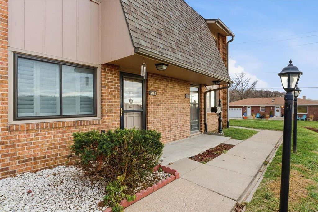 405 E PIERCE Street, Council Bluffs, IA 51503