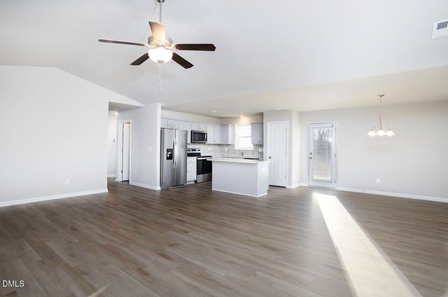 62 Flip Flop Circle, Four Oaks, NC 27524