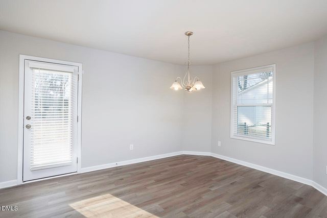 62 Flip Flop Circle, Four Oaks, NC 27524