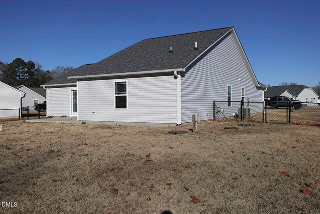 62 Flip Flop Circle, Four Oaks, NC 27524