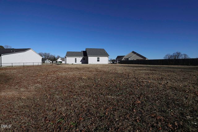 62 Flip Flop Circle, Four Oaks, NC 27524