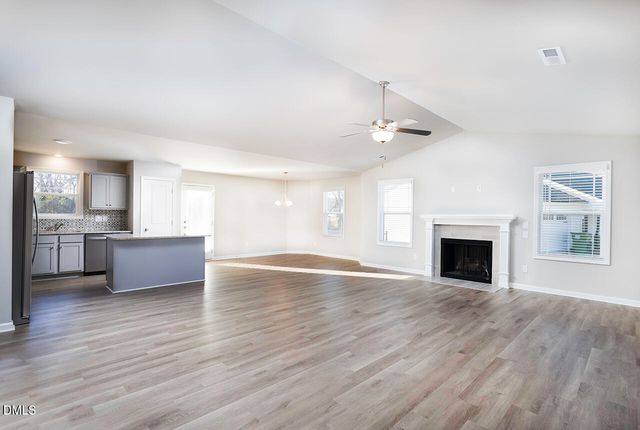 62 Flip Flop Circle, Four Oaks, NC 27524