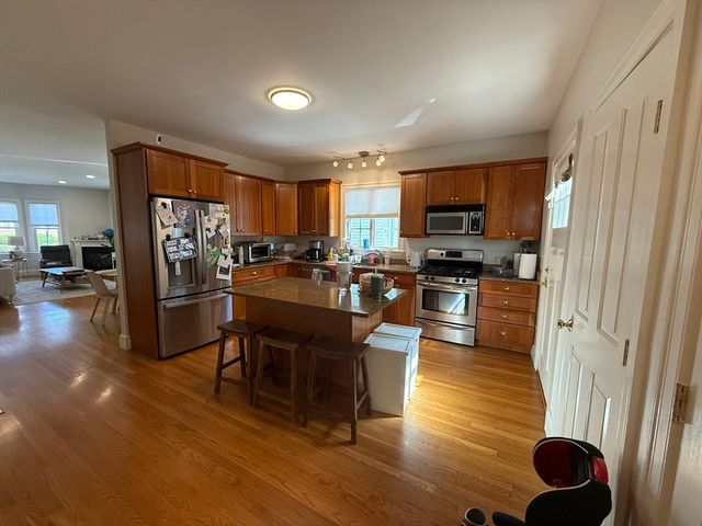 133 Putnam Ave 133, Cambridge, MA 02139