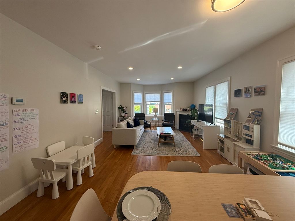 133 Putnam Ave 133, Cambridge, MA 02139