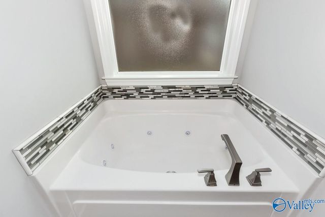 205 Lyndon Cove Road, Huntsville, AL 35811