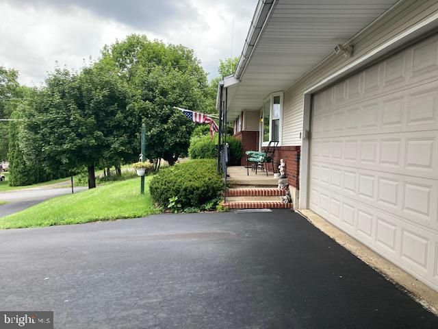 8 MANSURE RD, Barnesville, PA 18214